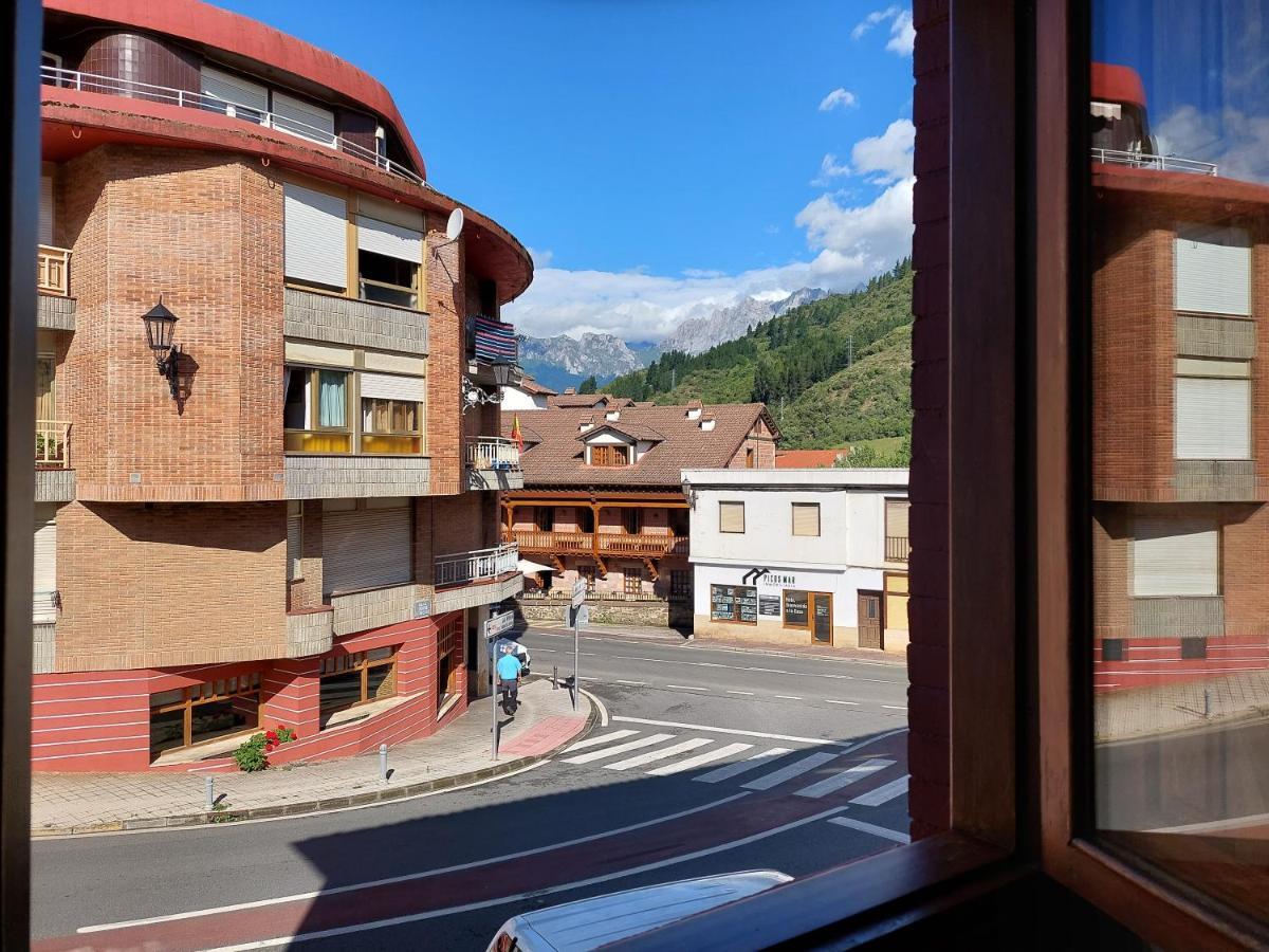 Hosteria Picos De Europa Potes Exterior photo