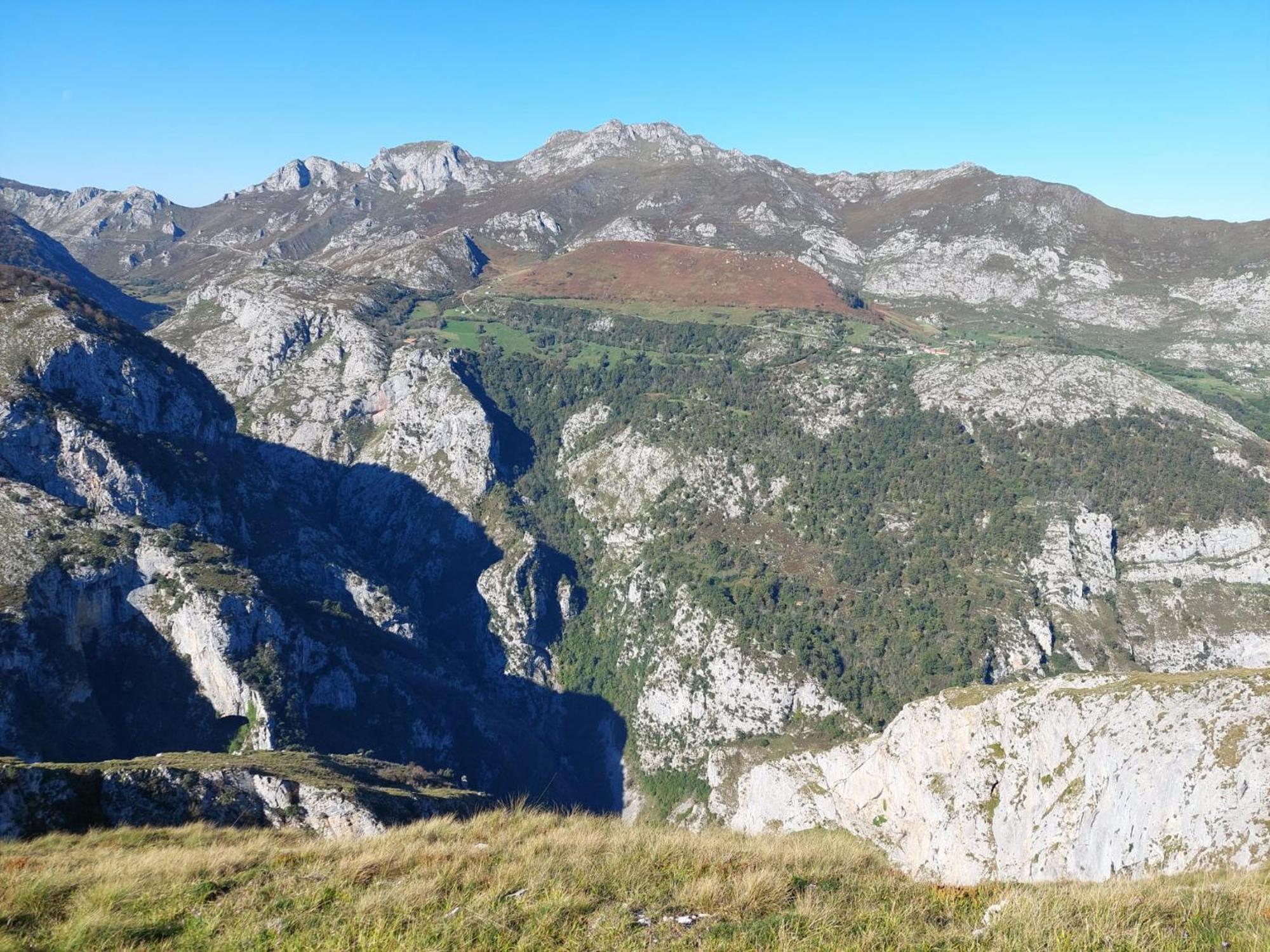 Hosteria Picos De Europa Potes Exterior photo